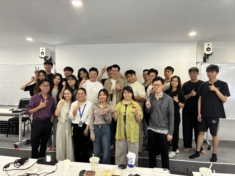 SUMA College students with the judging panel after the business pitching session